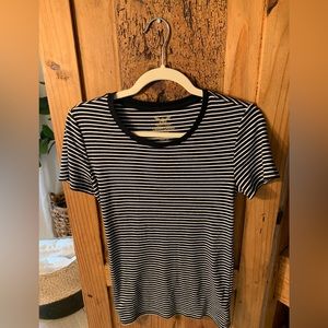 Fitted B&W boyfriend Tee.  Crewneck.  Size small